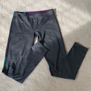 UNDER ARMOUR sports leggings